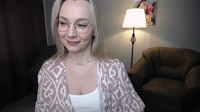 Snapshot of Ava_Elior chatting on 26, 4, 2026 Ava Elior online show from 26, 4, 2026