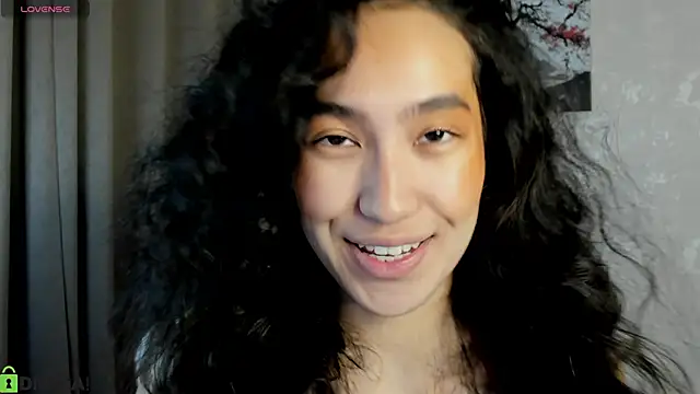 FlirtyAura online show from 2, 12, 2025