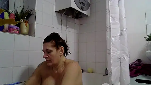 Snapshot of RubyyRosee chatting on 4, 12, 2025 RubyyRosee online show from 4, 12, 2025