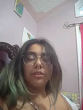 Snapshot of Lovelyrainn chatting on 27, 10, 2025 Lovelyrainn online show from 27, 10, 2025