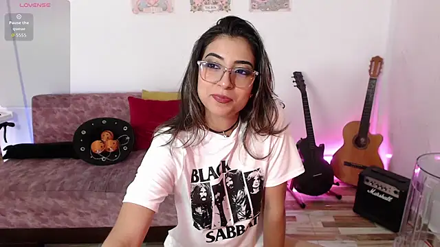 Susanahendrix online show from 5, 11, 2025