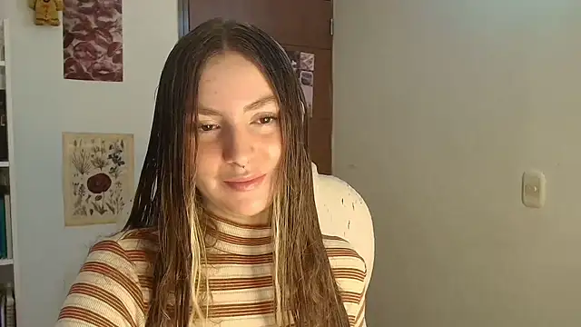 Snapshot of velvet__moon chatting on 5, 1, 2026 velvet moon online show from 5, 1, 2026