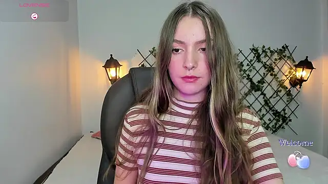 Snapshot of velvet__moon chatting on 6, 2, 2026 velvet moon online show from 6, 2, 2026