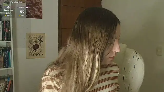 Snapshot of velvet__moon chatting on 26, 2, 2026 velvet moon online show from 26, 2, 2026