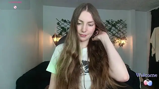 Snapshot of velvet__moon chatting on 2, 4, 2026 velvet moon online show from 2, 4, 2026