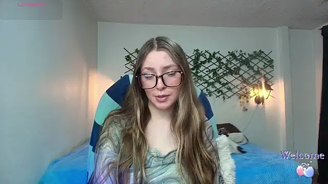 Snapshot of velvet__moon chatting on 7, 4, 2026 velvet moon online show from 7, 4, 2026