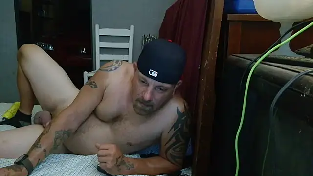 Snapshot of Dilf23 chatting on 3, 7, 2026 Dilf23 online show from 3, 7, 2026