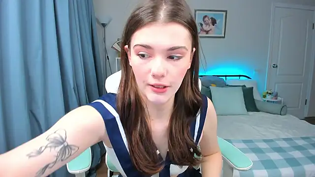 Snapshot of Zoe_Vee chatting on 26, 9, 2025 Zoe Vee online show from 26, 9, 2025