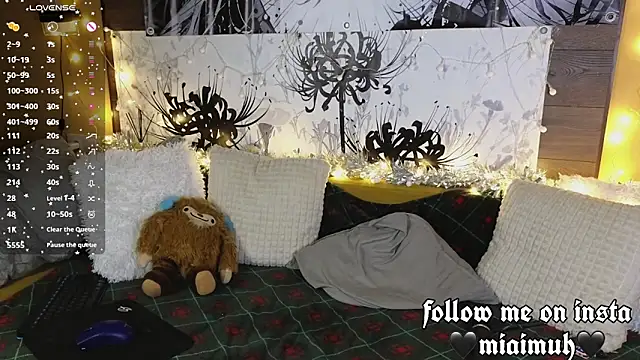 Snapshot of mia__yui chatting on 18, 12, 2025 mia yui online show from 18, 12, 2025