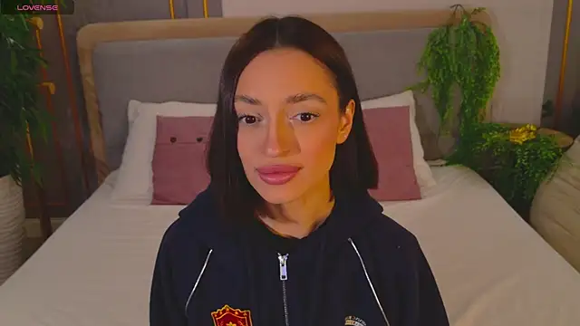 AdoraCortes online show from 12, 4, 2026