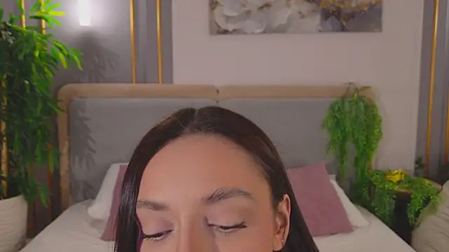 AdoraCortes online show from 14, 4, 2026