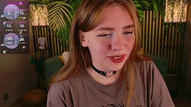 Snapshot of Moon__Bunny chatting on 18, 9, 2025 Moon Bunny online show from 18, 9, 2025