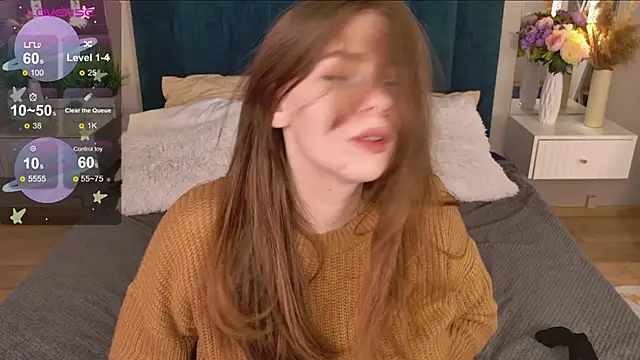 Snapshot of Moon__Bunny chatting on 5, 10, 2025 Moon Bunny online show from 5, 10, 2025