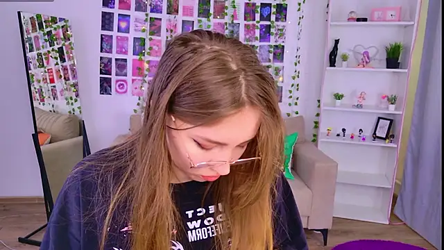 Snapshot of Moon__Bunny chatting on 20, 2, 2026 Moon Bunny online show from 20, 2, 2026