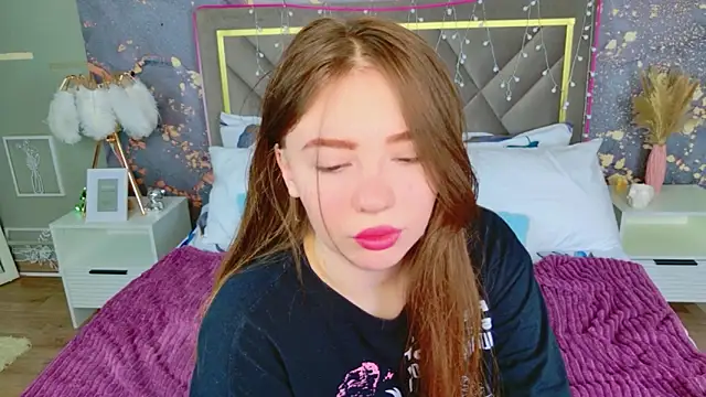 Snapshot of Moon__Bunny chatting on 4, 4, 2026 Moon Bunny online show from 4, 4, 2026