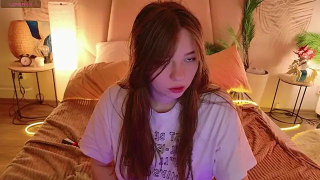 Snapshot of Moon__Bunny chatting on 10, 4, 2026 Moon Bunny online show from 10, 4, 2026
