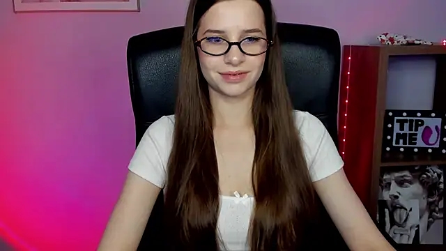 LuxMaya online show from 14, 4, 2026