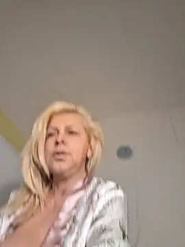 Snapshot of milfevapeccato chatting on 7, 11, 2025 milfevapeccato online show from 7, 11, 2025