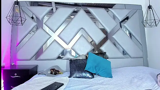 Snapshot of Lorenn_Hill chatting on 28, 11, 2025 Lorenn Hill online show from 28, 11, 2025