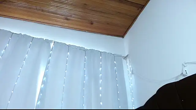 Snapshot of Charlothe_Wright chatting on 30, 4, 2026 Charlothe Wright online show from 30, 4, 2026