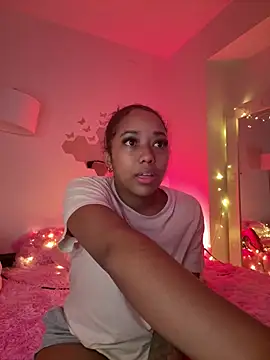 Snapshot of _Zahara_ chatting on 18, 5, 2026 Zahara online show from 18, 5, 2026