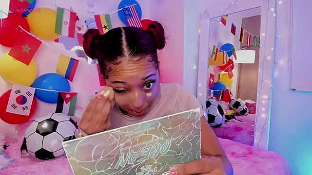 Snapshot of _Zahara_ chatting on 24, 6, 2026 Zahara online show from 24, 6, 2026