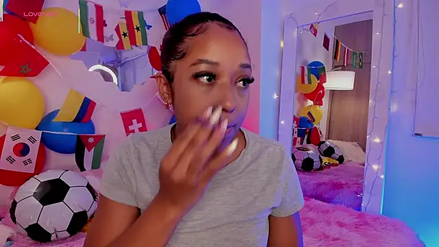 Snapshot of _Zahara_ chatting on 27, 6, 2026 Zahara online show from 27, 6, 2026