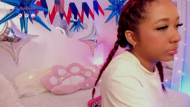 Snapshot of _Zahara_ chatting on 10, 7, 2026 Zahara online show from 10, 7, 2026