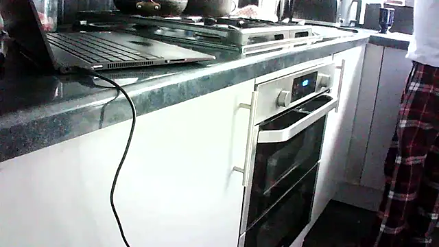 Snapshot of cockheart122 chatting on 17, 12, 2025 cockheart122 online show from 17, 12, 2025