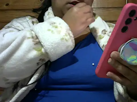 Snapshot of MARRENTINHA34 chatting on 19, 10, 2025 MARRENTINHA34 online show from 19, 10, 2025