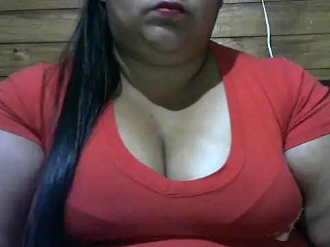 Snapshot of MARRENTINHA34 chatting on 18, 11, 2025 MARRENTINHA34 online show from 18, 11, 2025