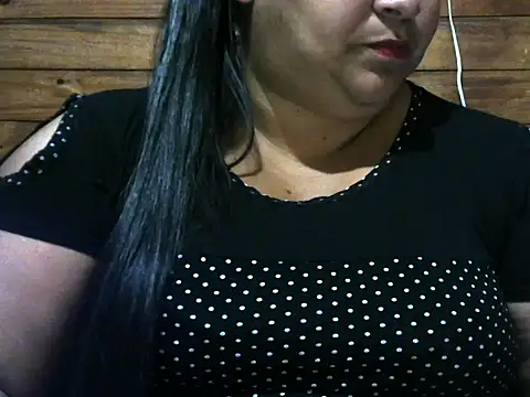 Snapshot of MARRENTINHA34 chatting on 27, 11, 2025 MARRENTINHA34 online show from 27, 11, 2025