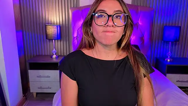 Snapshot of Bonnali_lune chatting on 8, 4, 2026 Bonnali lune online show from 8, 4, 2026