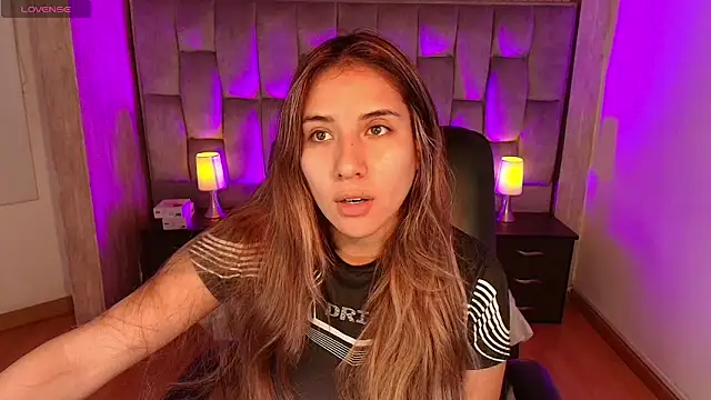 Snapshot of Bonnali_lune chatting on 13, 4, 2026 Bonnali lune online show from 13, 4, 2026