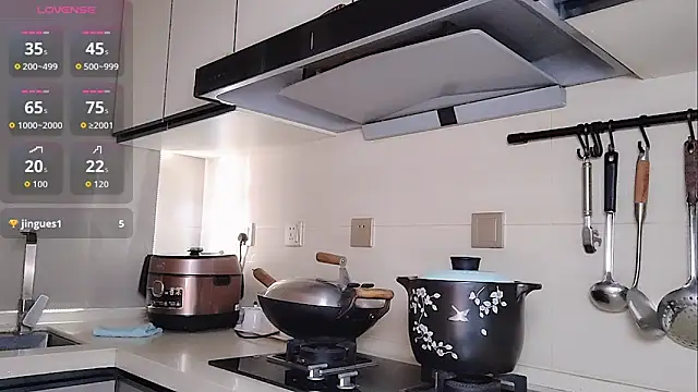 Snapshot of Coco--01 chatting on 14, 9, 2025 Coco--01 online show from 14, 9, 2025