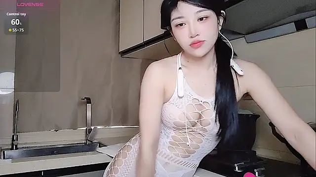 Snapshot of Coco--01 chatting on 5, 11, 2025 Coco--01 online show from 5, 11, 2025