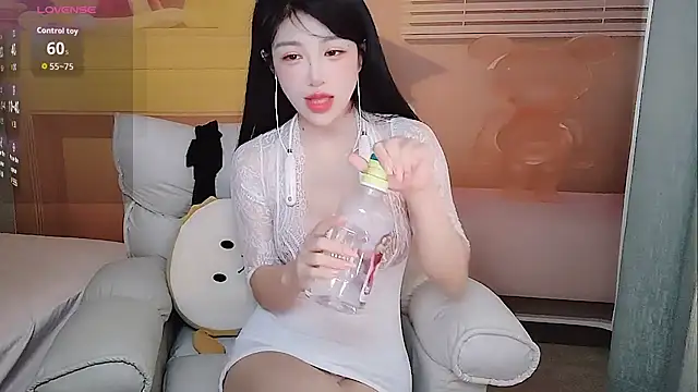 Snapshot of Coco--01 chatting on 11, 4, 2026 Coco--01 online show from 11, 4, 2026