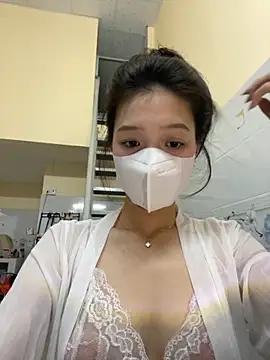 Snapshot of Miinami chatting on 20, 9, 2025 Miinami online show from 20, 9, 2025