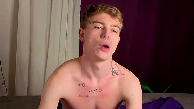 Snapshot of callmealexthx chatting on 17, 10, 2025 callmealexthx online show from 17, 10, 2025