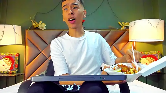 Snapshot of Aiden_Royce chatting on 23, 12, 2025 Aiden Royce online show from 23, 12, 2025