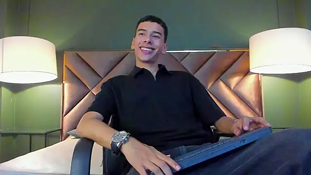 Snapshot of Aiden_Royce chatting on 8, 1, 2026 Aiden Royce online show from 8, 1, 2026