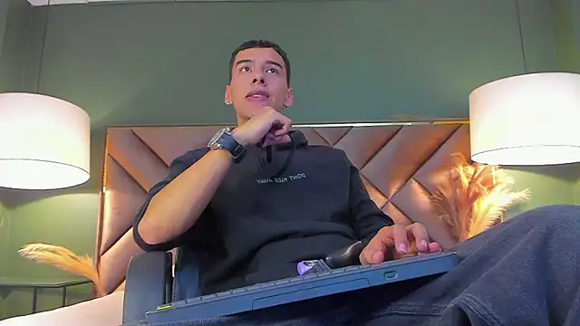 Snapshot of Aiden_Royce chatting on 12, 1, 2026 Aiden Royce online show from 12, 1, 2026