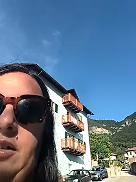 LaReginaNera online show from 2, 7, 2026