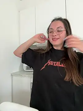 Snapshot of liloush__ chatting on 4, 6, 2026 liloush online show from 4, 6, 2026