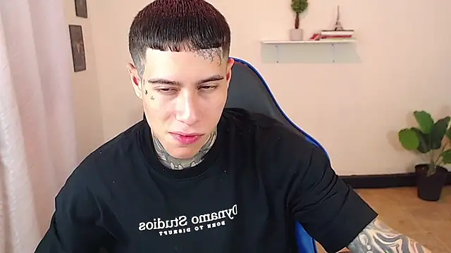 Snapshot of setthomas chatting on 19, 12, 2025 setthomas online show from 19, 12, 2025