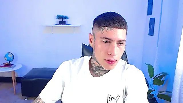 Snapshot of setthomas chatting on 28, 4, 2026 setthomas online show from 28, 4, 2026