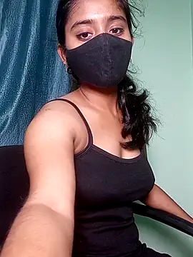 Snapshot of shrutee12 chatting on 19, 4, 2026 shrutee12 online show from 19, 4, 2026