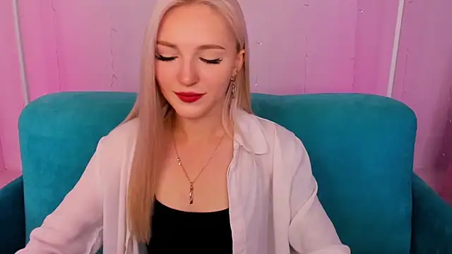 Snapshot of LisaFoxyMe chatting on 20, 9, 2025 LisaFoxyMe online show from 20, 9, 2025
