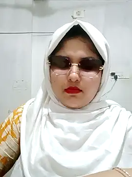 Snapshot of Nusrat-N chatting on 22, 6, 2026 Nusrat-N online show from 22, 6, 2026