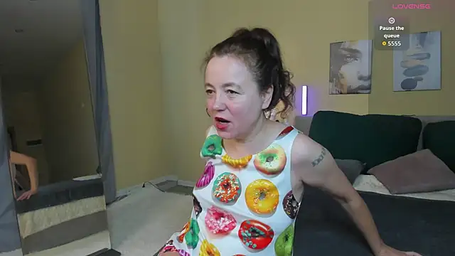 Kira Adler online show from 13, 4, 2026